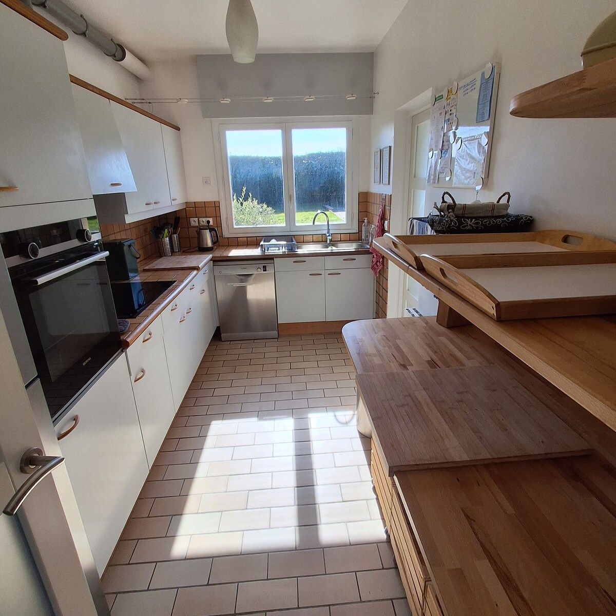 Fully equipped kitchen
