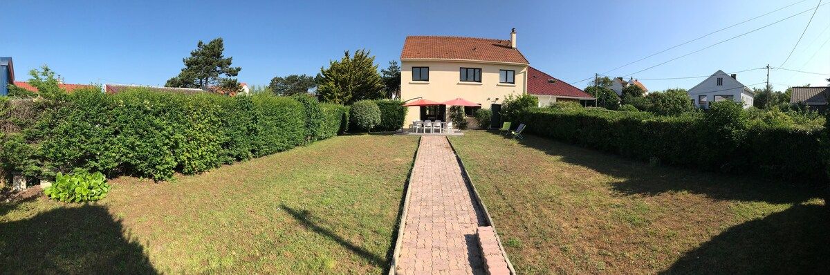 Enclosed garden and path to the house