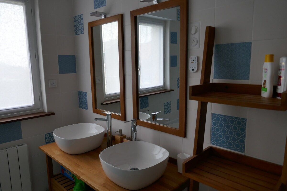 Bathroom with double basin